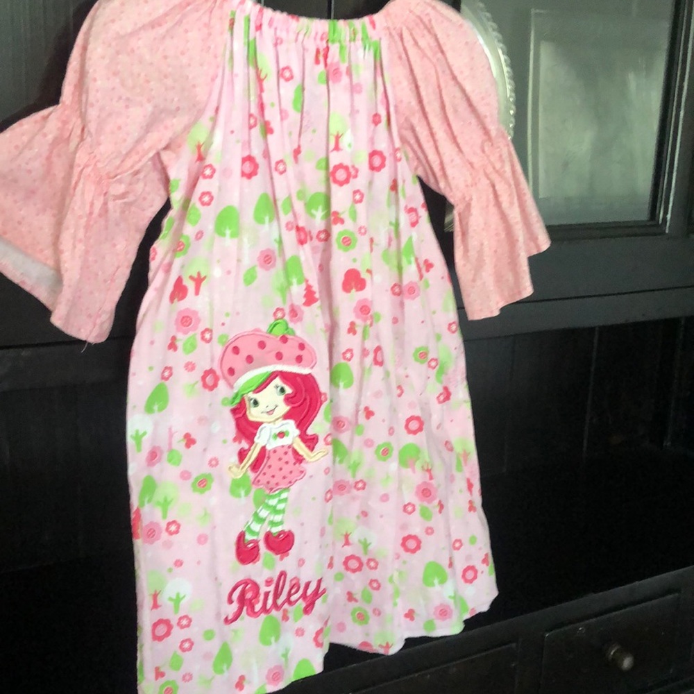 Adorable strawberry shortcake dress Riley 24M 2T